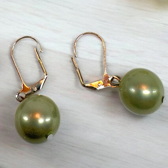 Vintage Bundle Lot of 4 Faux Pearls Pierced Earrings Ivory, Green & Greys *read* - Picture 2 of 5